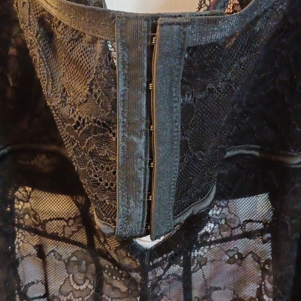 NWT Torrid Satin & Lace floral underwire bodysuit - Picture 6 of 8